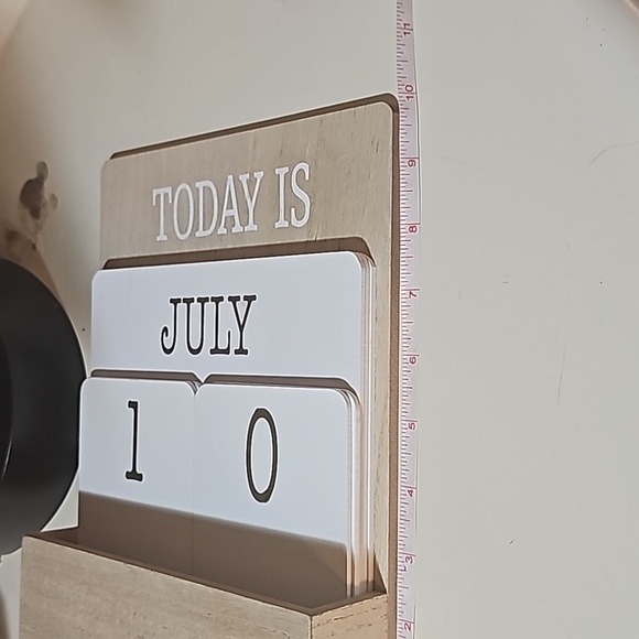 Wooden Tabletop Calendar - Picture 4 of 6